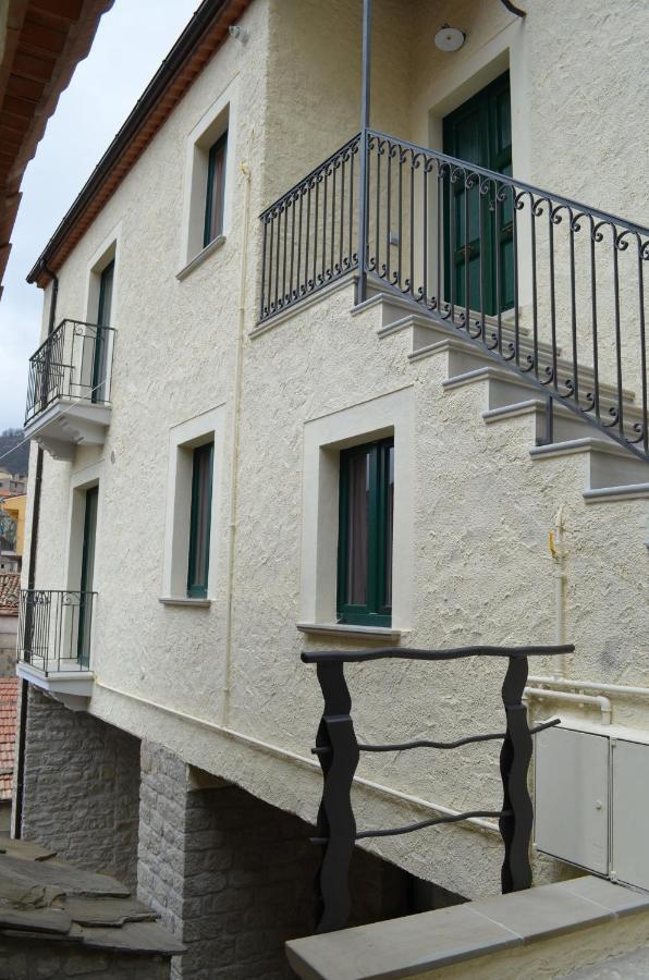 B&B La Casa Di Giulietta Castelmezzano Ngoại thất bức ảnh